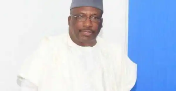 WOW!! 335 Foreigners Get Nigeria’s Citizenship